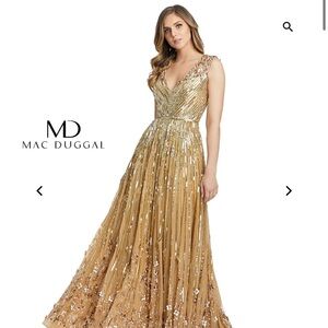 Mac Duggal 5223 sequin floral embellished gold/ champagne gown brand new size 10